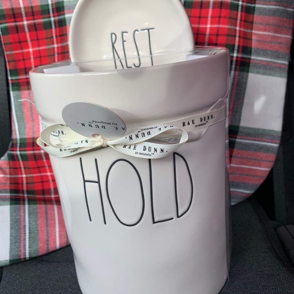 Rae Dunn utensil holder and rest